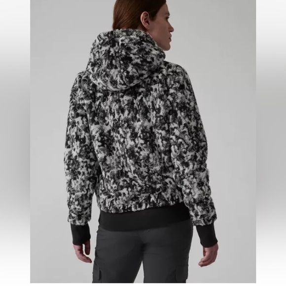 NWT Athleta Glacier Black Tugga Sherpa Jacquard Hoodie Top Size XXS - Picture 2 of 13